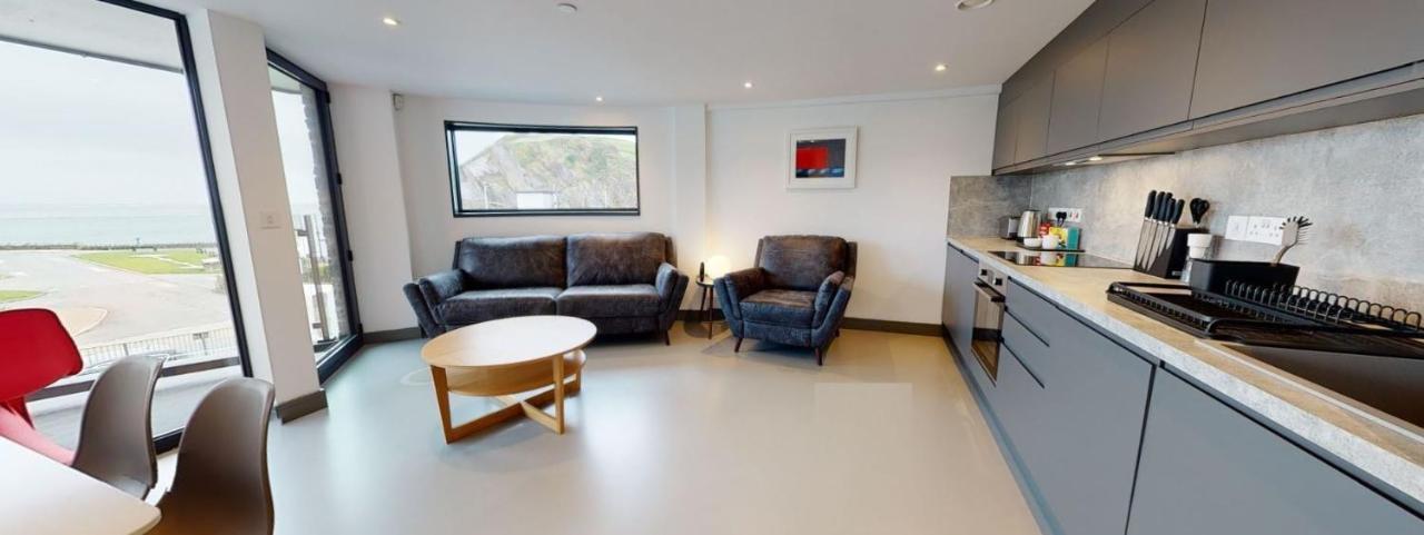 2 The View Apartments Ilfracombe - Seafront, Parking, Lift, Ev Buitenkant foto