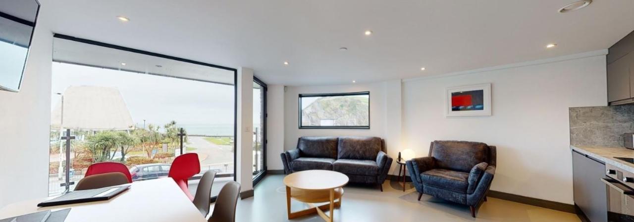 2 The View Apartments Ilfracombe - Seafront, Parking, Lift, Ev Buitenkant foto