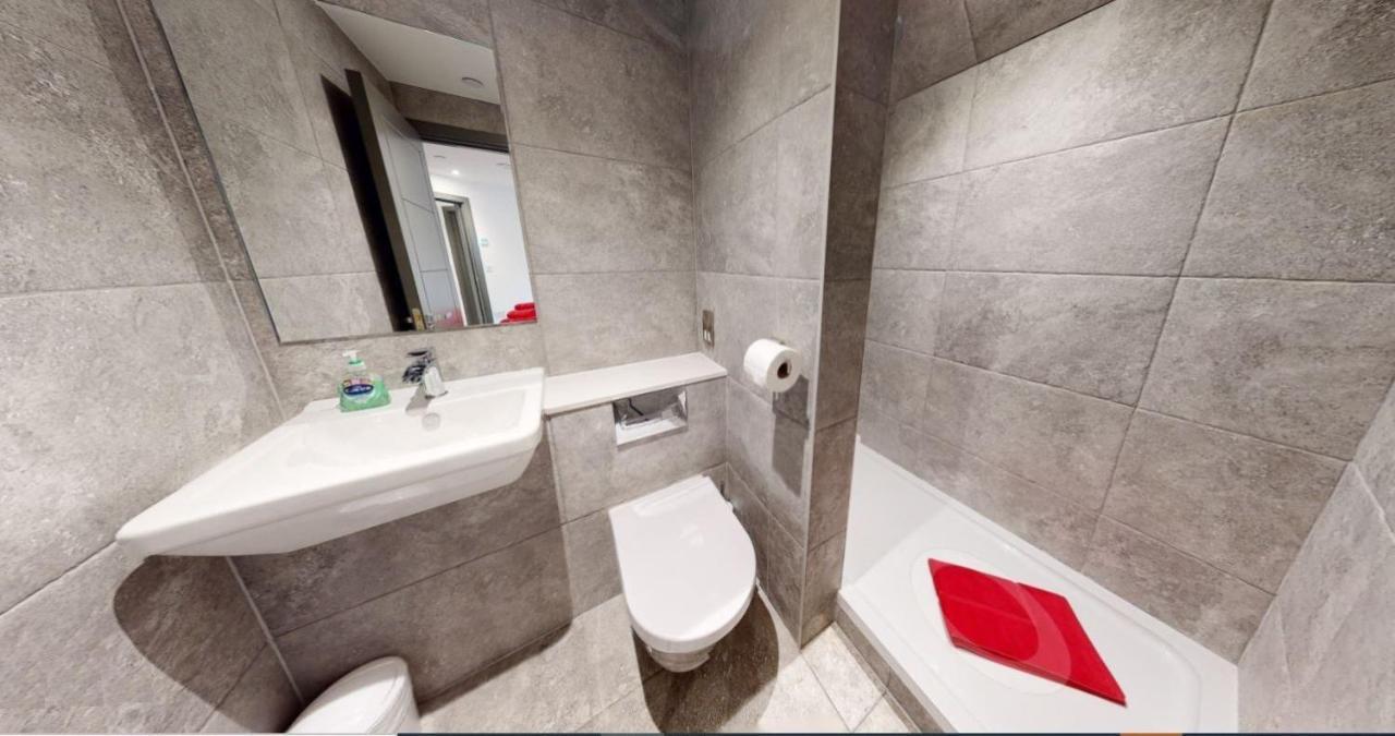 2 The View Apartments Ilfracombe - Seafront, Parking, Lift, Ev Buitenkant foto