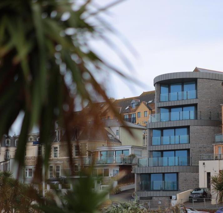 2 The View Apartments Ilfracombe - Seafront, Parking, Lift, Ev Buitenkant foto