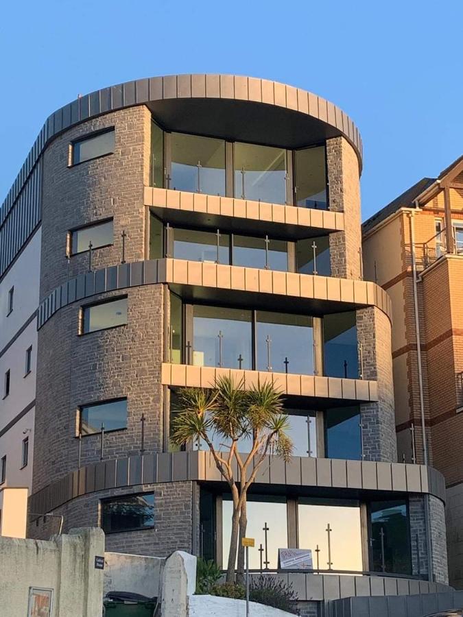 2 The View Apartments Ilfracombe - Seafront, Parking, Lift, Ev Buitenkant foto