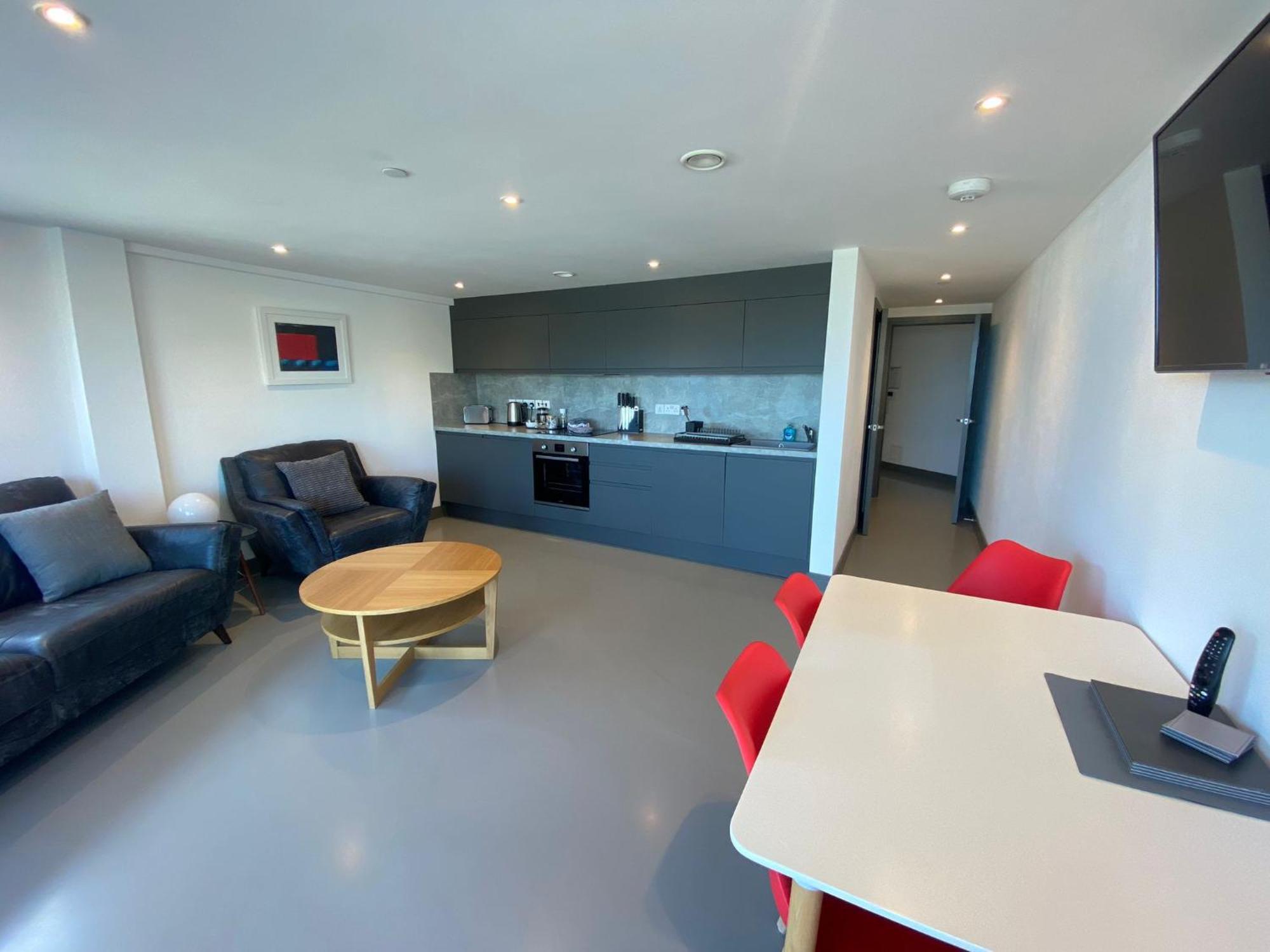 2 The View Apartments Ilfracombe - Seafront, Parking, Lift, Ev Buitenkant foto