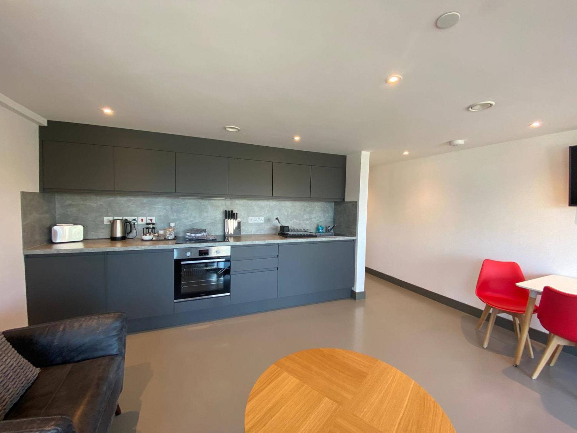 2 The View Apartments Ilfracombe - Seafront, Parking, Lift, Ev Buitenkant foto