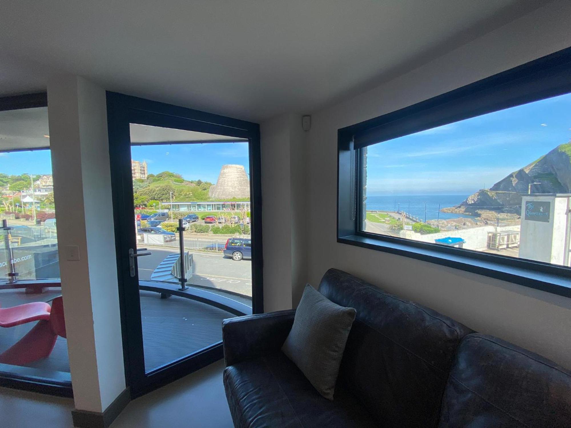 2 The View Apartments Ilfracombe - Seafront, Parking, Lift, Ev Buitenkant foto