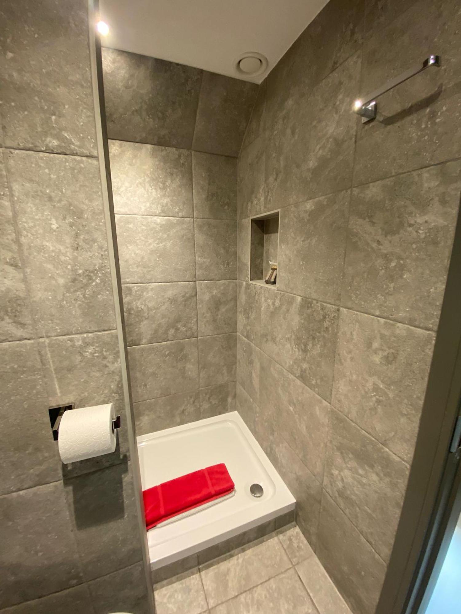 2 The View Apartments Ilfracombe - Seafront, Parking, Lift, Ev Buitenkant foto