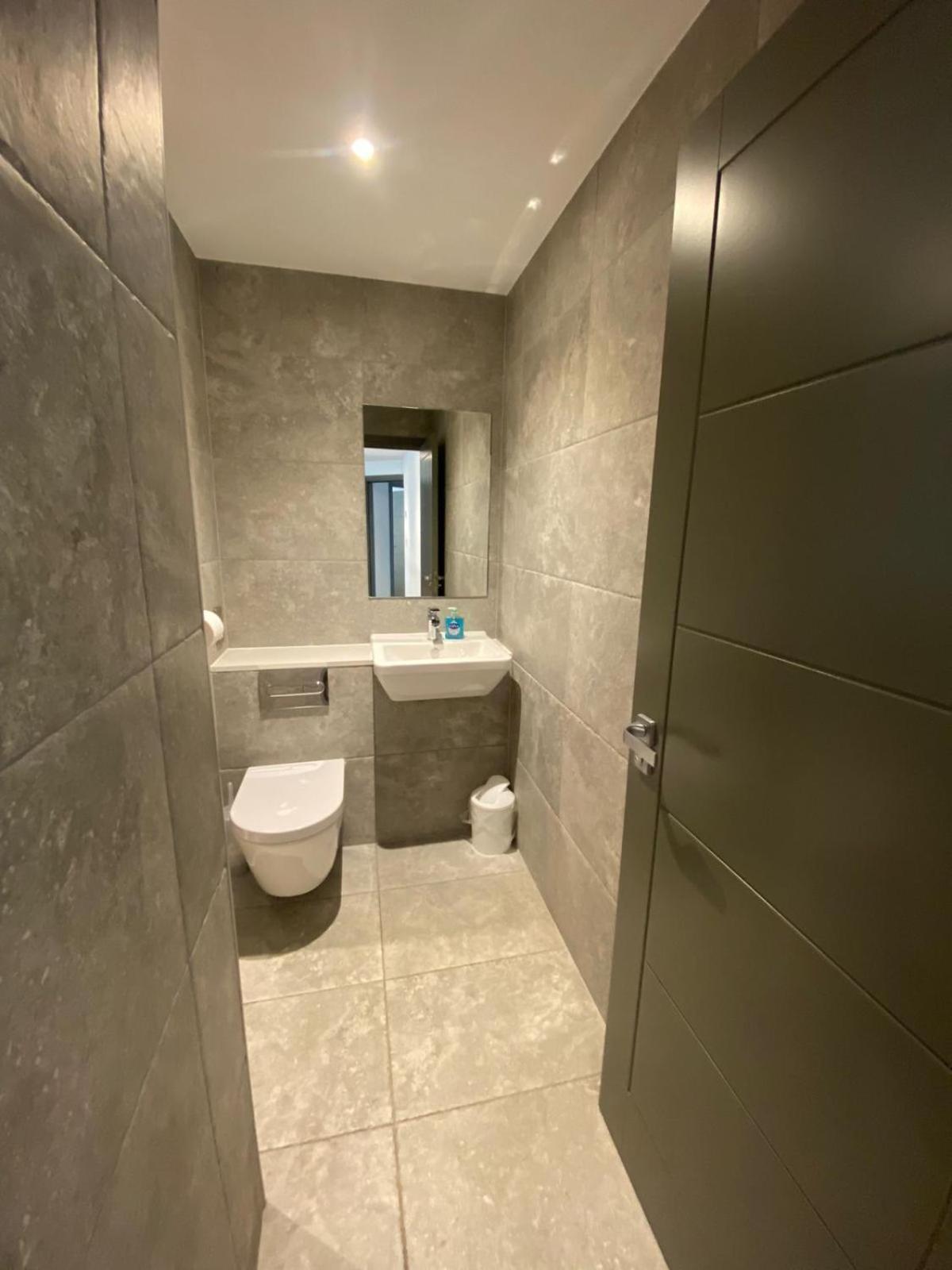 2 The View Apartments Ilfracombe - Seafront, Parking, Lift, Ev Buitenkant foto