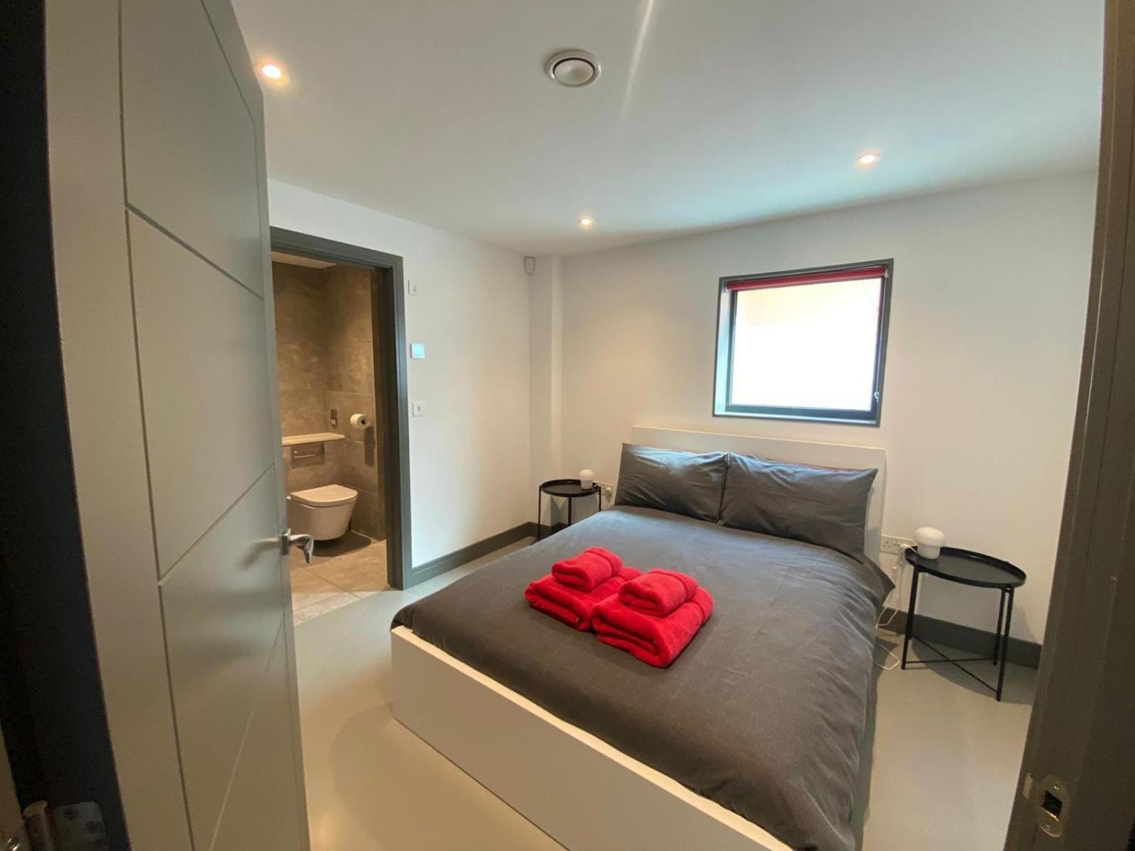 2 The View Apartments Ilfracombe - Seafront, Parking, Lift, Ev Buitenkant foto